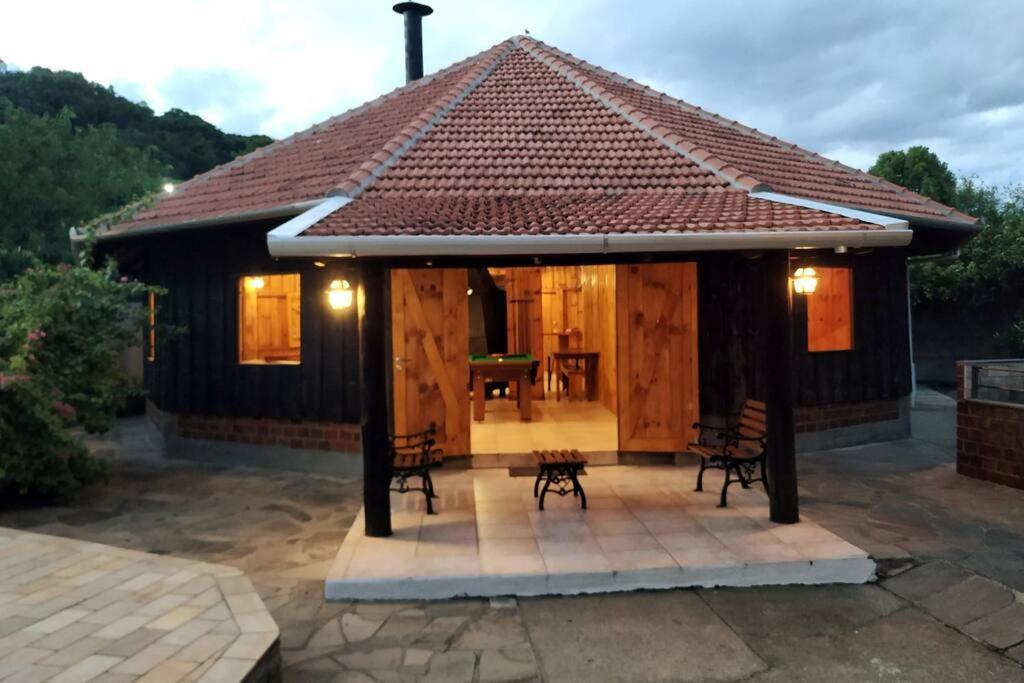 Villa Galpao Rustico No Vale Dos Vinhedos Bento Gonçalves Exterior foto